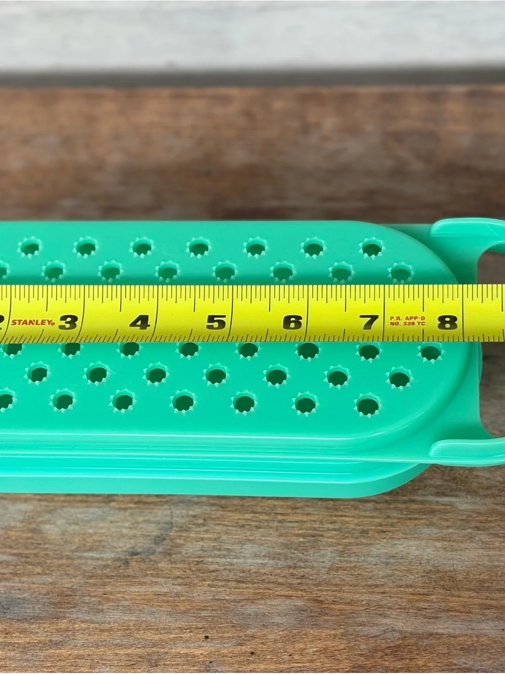 VTG Tupperware Handy Grater, specifically the jadeite green color variant